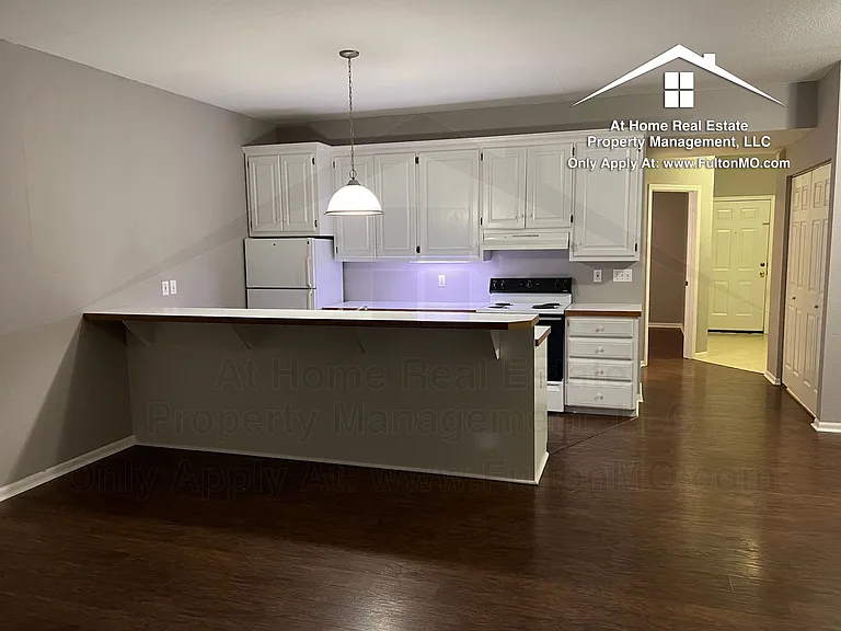 1009 Boulder Ct — Photo 1
