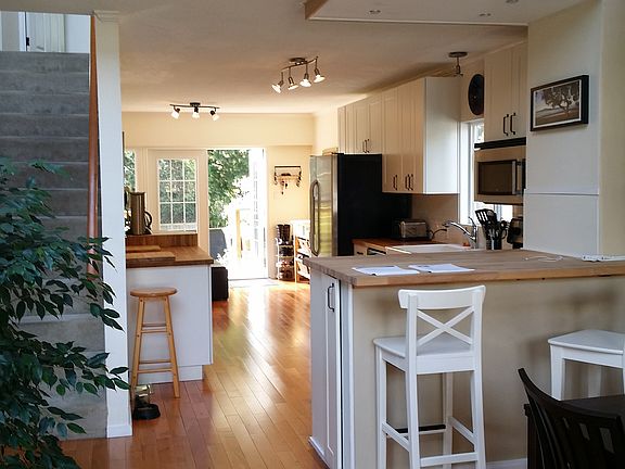 3rd image of 3896 W 17th Ave