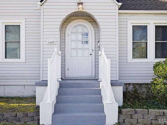 4th image of 1609 Themis St