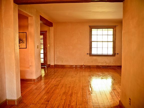 3rd image of 702 Rosita St APT B