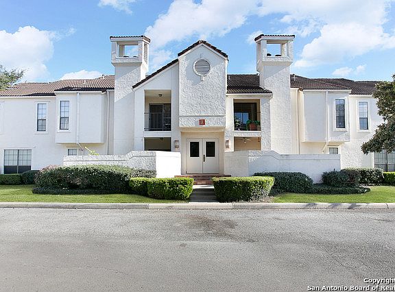 2nd image of 2255 Thousand Oaks Dr APT 706