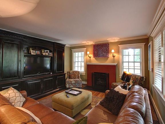 3rd image of 424 N Highland Ave