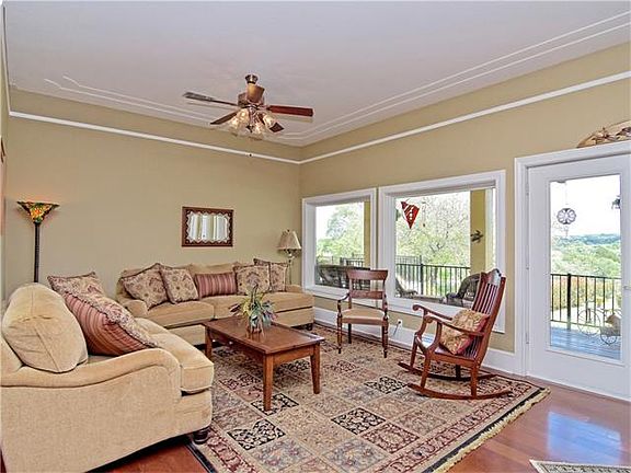 5th image of 610 Ladin Ln