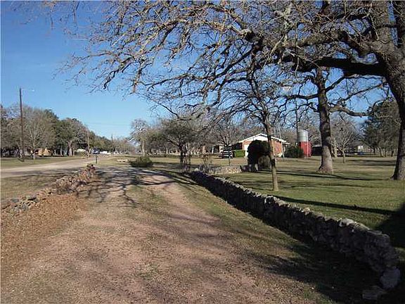 4th image of 221 Quail Run Dr