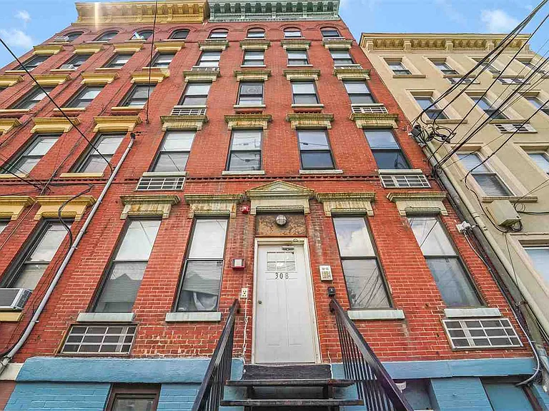 308 Madison St #3B — Photo 9
