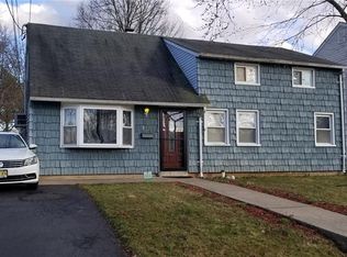 113 Homes Park Ave, Iselin, NJ 08830