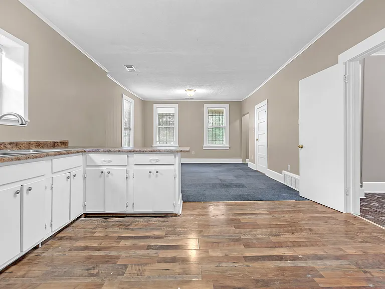 410 Boston St — Photo 7
