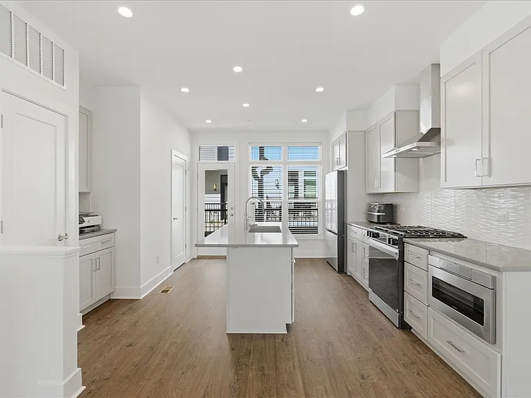2018 Tysons Ridgeline Rd — Photo 11
