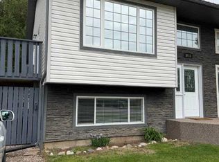 5613 W 52nd St, Taber, AB T1G1K7