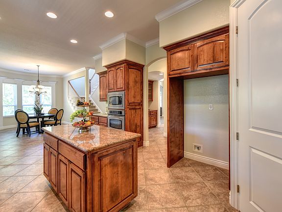 5th image of 4261 Olga Ln