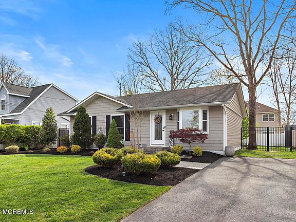3rd image of 139 Bosun Avenue