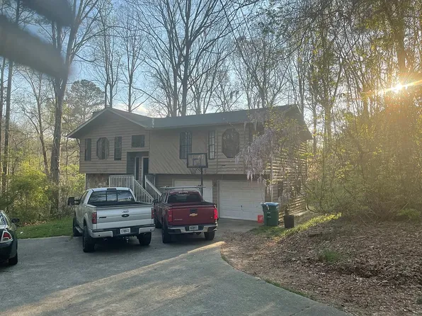 3055 Malvern Dr, Snellville, GA 30039