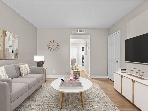 3rd image of 1631 Glenside Dr #49