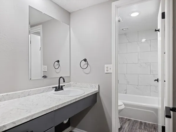 Castle Tower Apartments, 5518 NW 23rd St #7296280ed, Oklahoma City, OK 73127