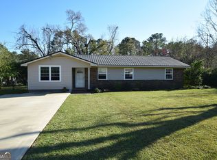 513 Leisure Ln, Blackshear, GA 31516