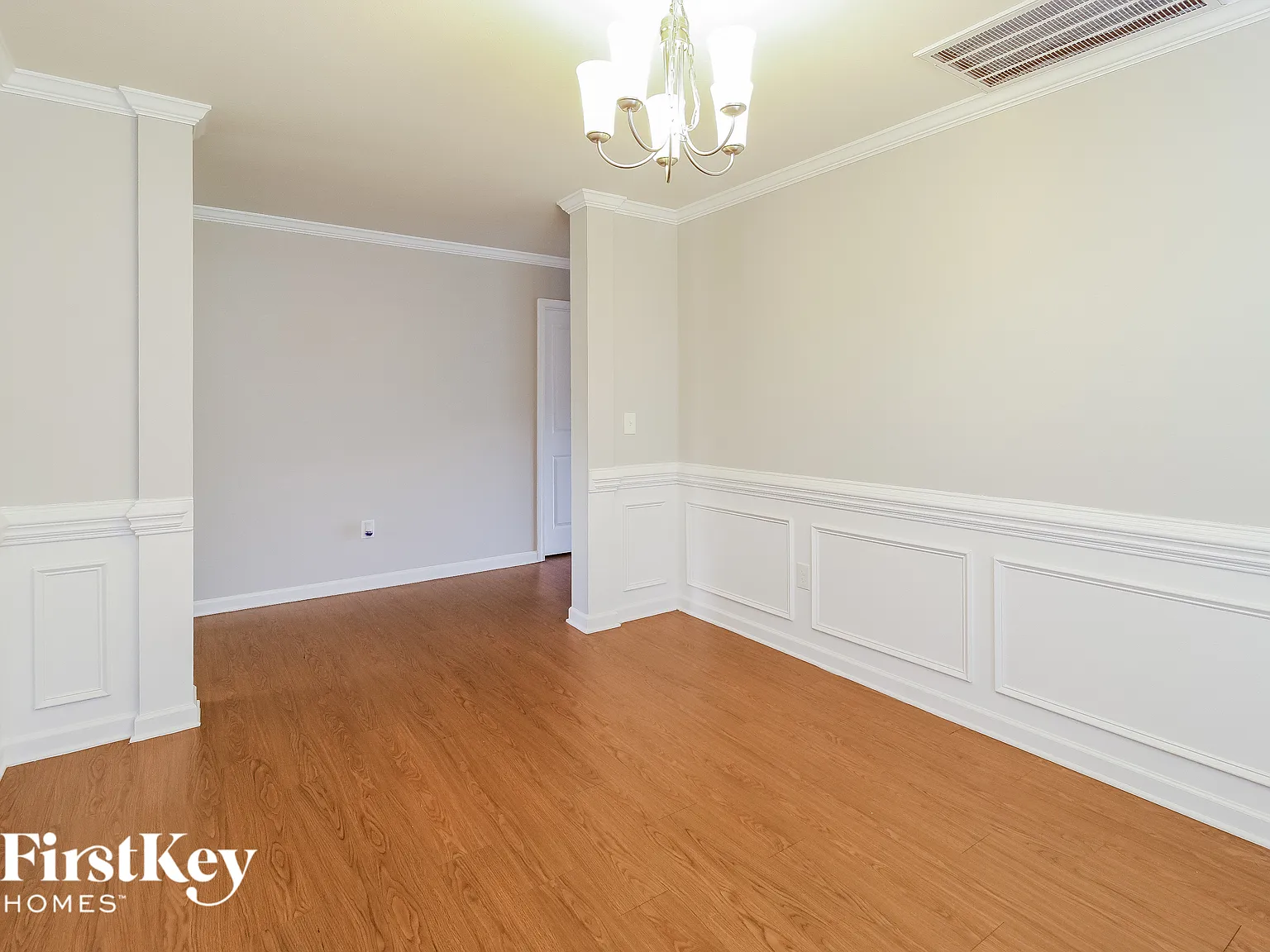 4 bed, 2.5 bath, 2804 sqft, $2,550 — Photo 3
