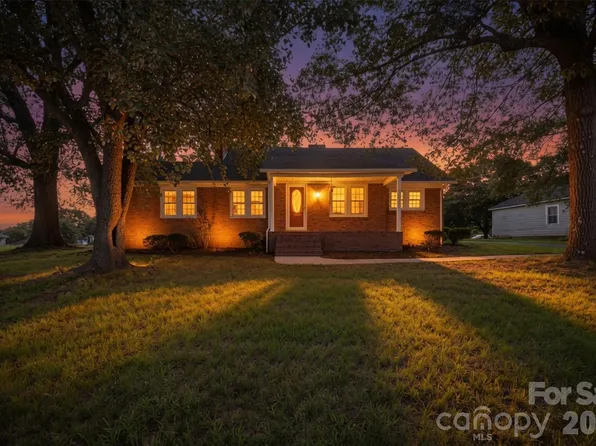 636 State Highway 16 N, Taylorsville, NC 28681