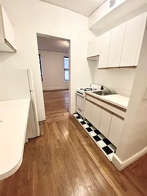 Rented by Bond New York | media 27