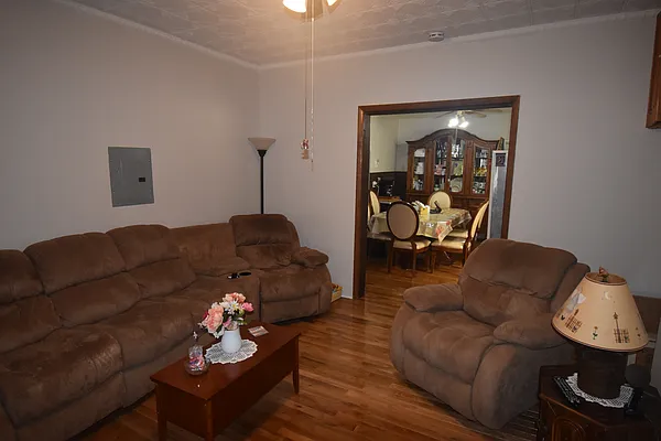 Rented by Bedford & Jane | media 8