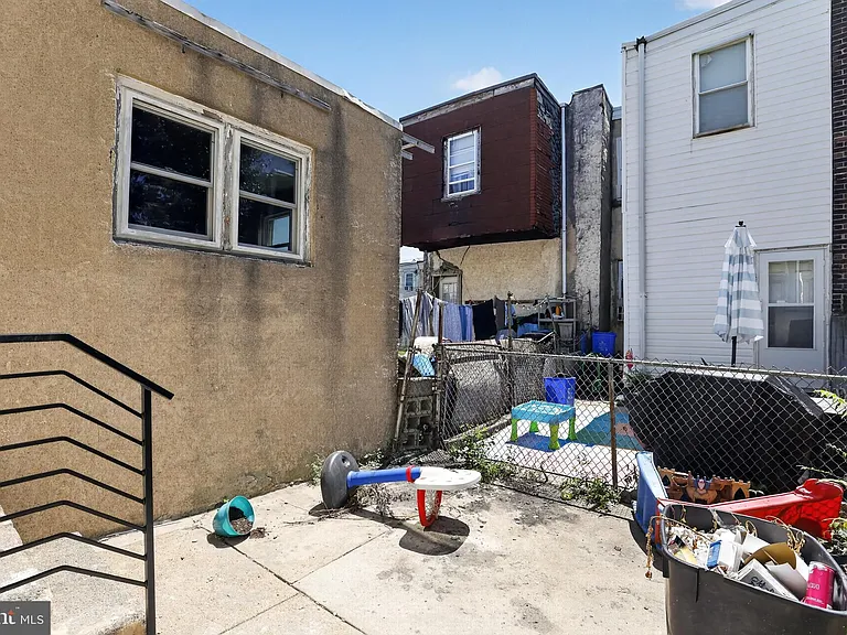 3053 Janney St — Photo 23