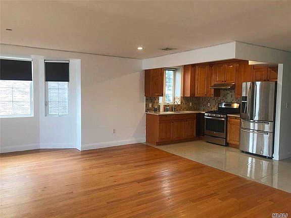 3rd image of 120-55 Sunrise Ct