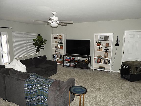 3rd image of 206 Fennel Dr