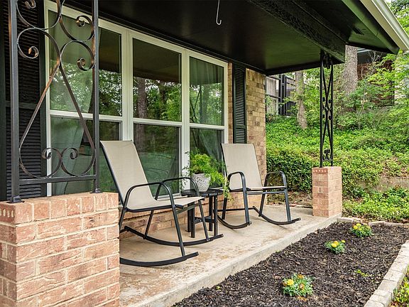 4th image of 2610 Oak Cliff Ln