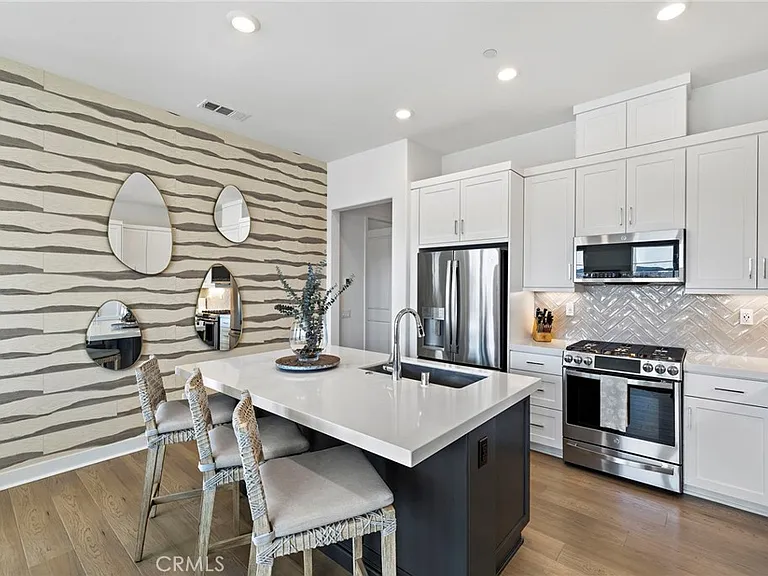 896 Sunrise Rd — Photo 12