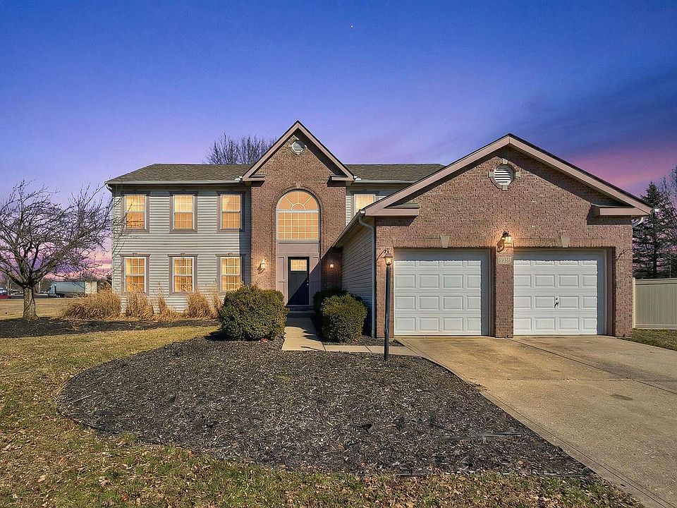 1st image of 139 Knights Bridge Dr N