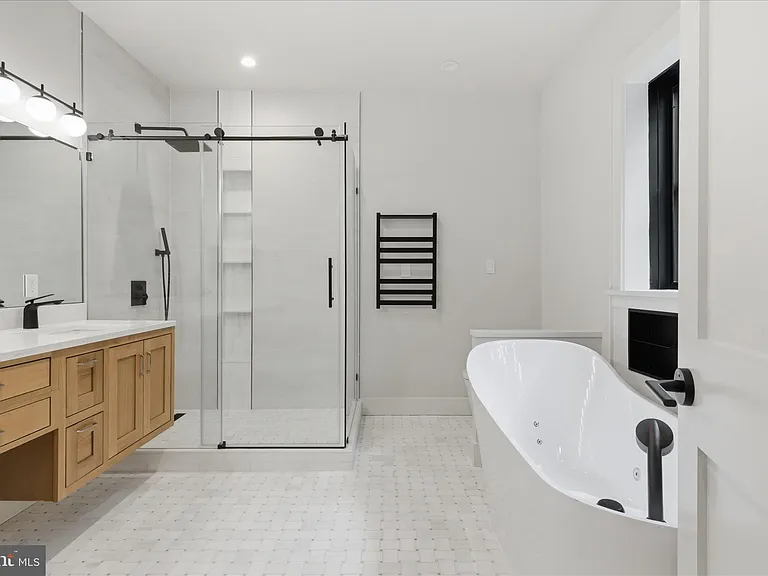 5921 Chesterbrook Rd — Photo 47