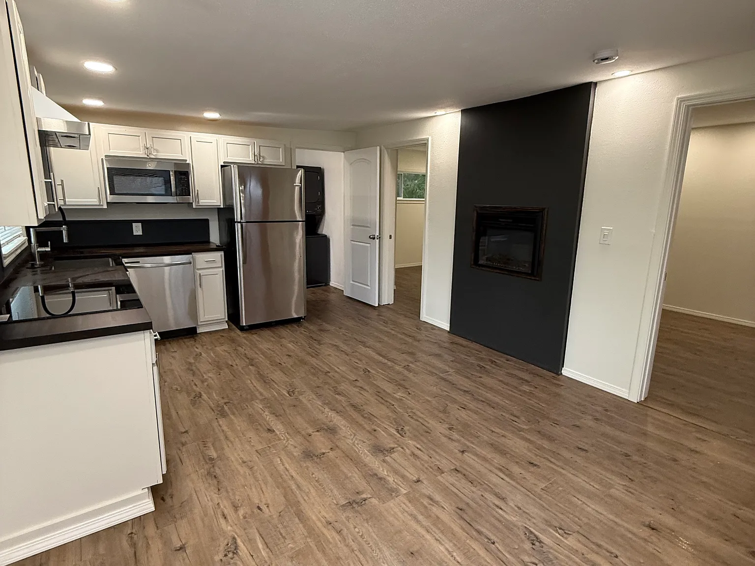 2 bed, 800 sqft, $1,445 — Photo 2