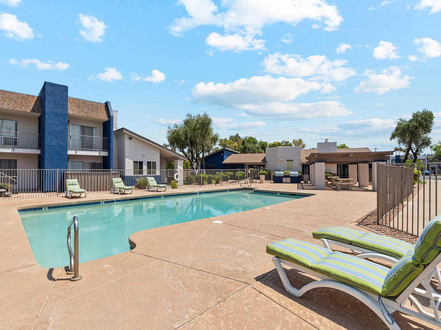 Sorrento Apartments — Photo 2