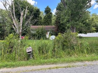4889 Lovers Ln, Ravenna, OH 44266