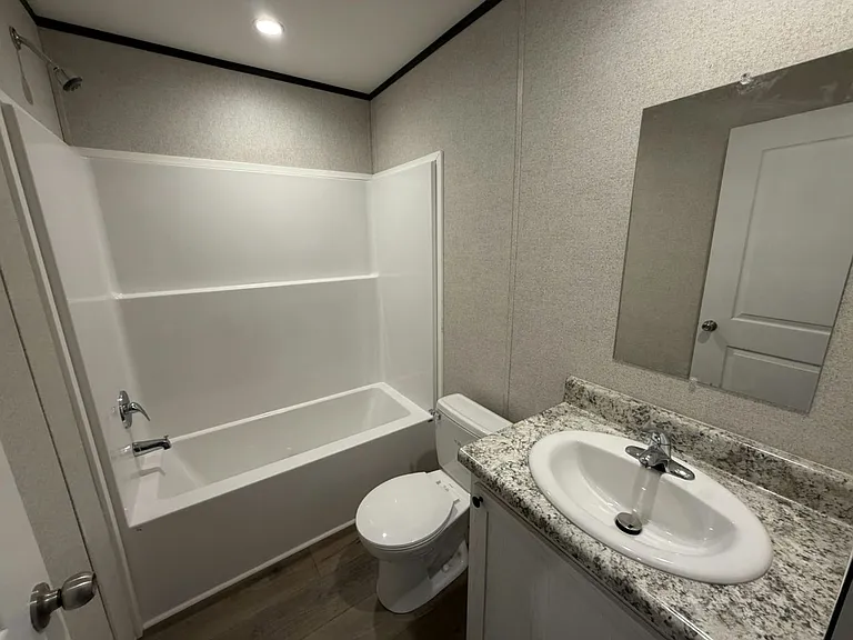 131 Lakeside Garden Cir #131 — Photo 9