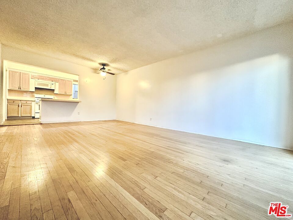 1st image of 612 Illinois Ct APT 2