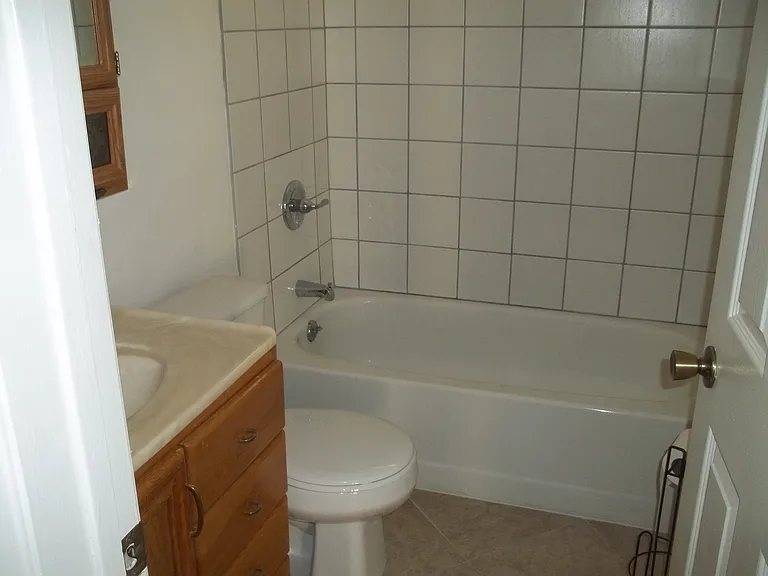 2176 Farwell St — Photo 9