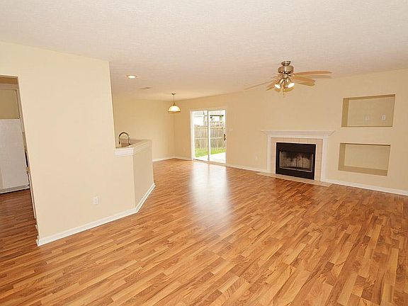 3rd image of 11534 Congressional Ln