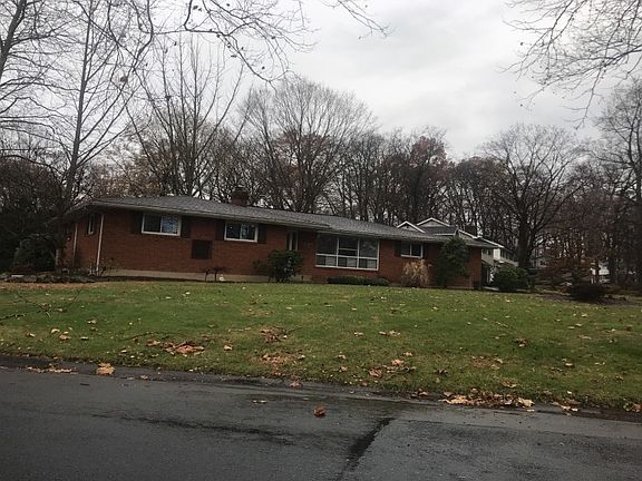3rd image of 1307 Woodland Cir