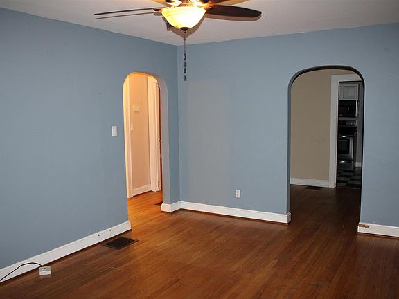 5th image of 1204 Parkview Dr