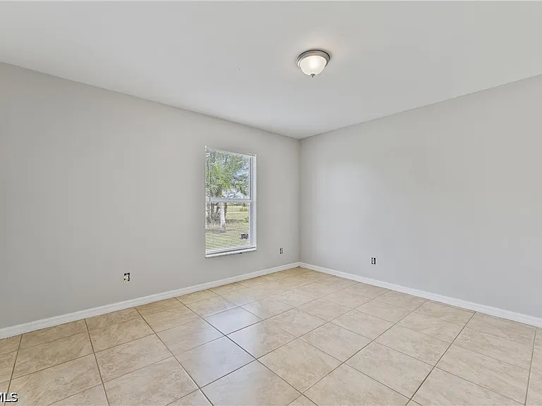1240 NW 22nd Pl — Photo 32