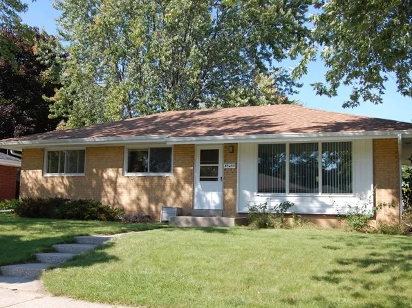 8744 W Brentwood Ave, Milwaukee, WI 53224