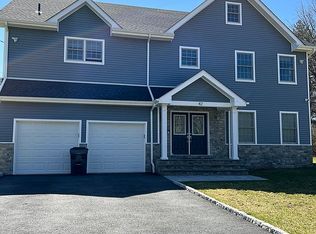 42 Bellwood Rd, White Plains, NY 10603