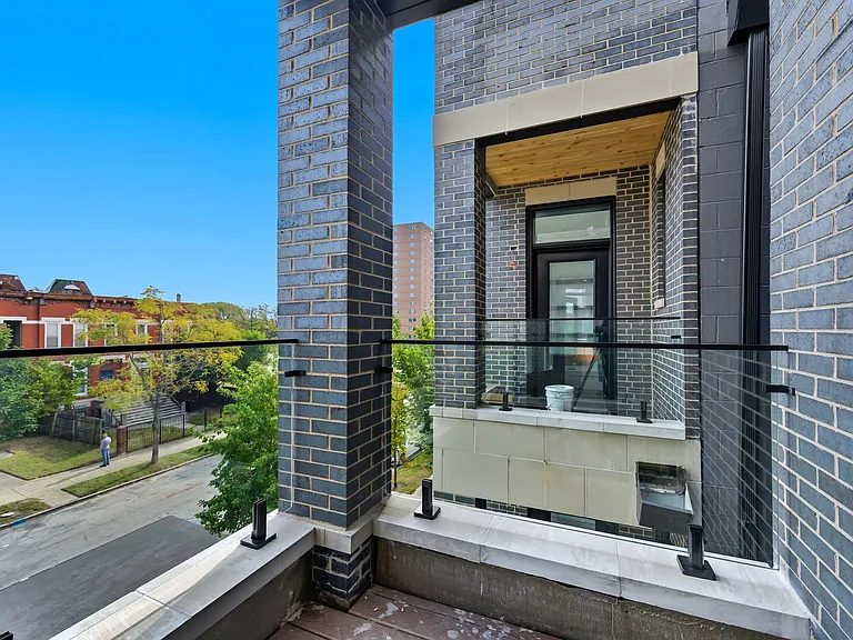 3902 S Lake Park Ave #3 — Photo 10