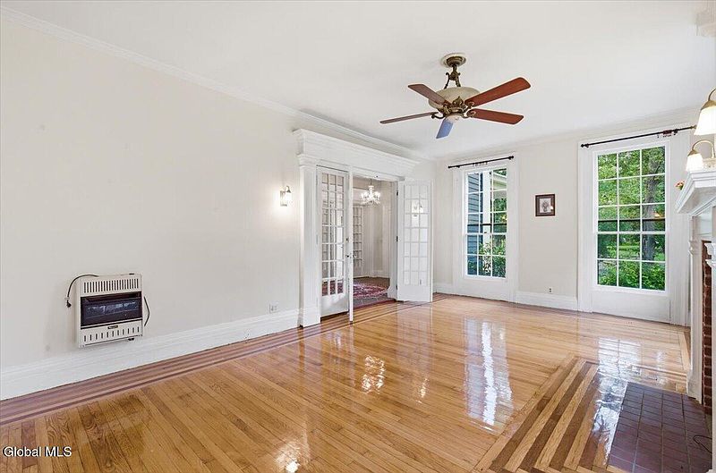 4th image of 105 Brunswick Road