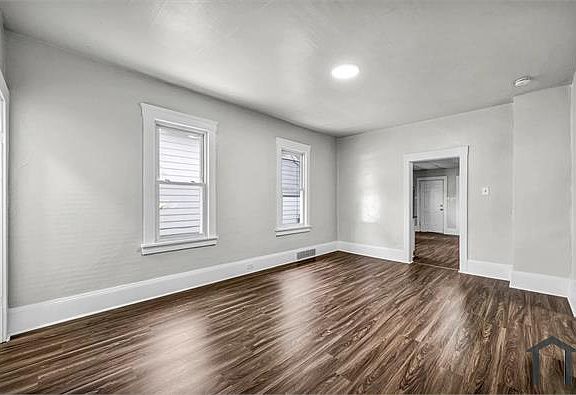 3rd image of 3683 E 54th St