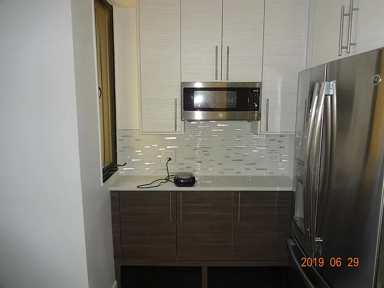 233 E Erie St #2006 — Photo 7