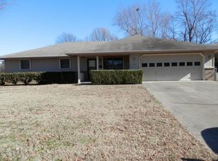 707 S 15th St, Rogers, AR 72758