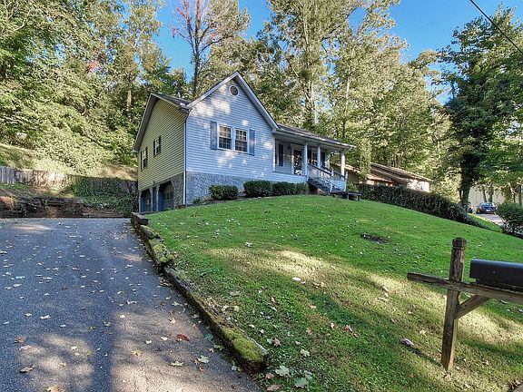 3rd image of 705 Lazywood Dr