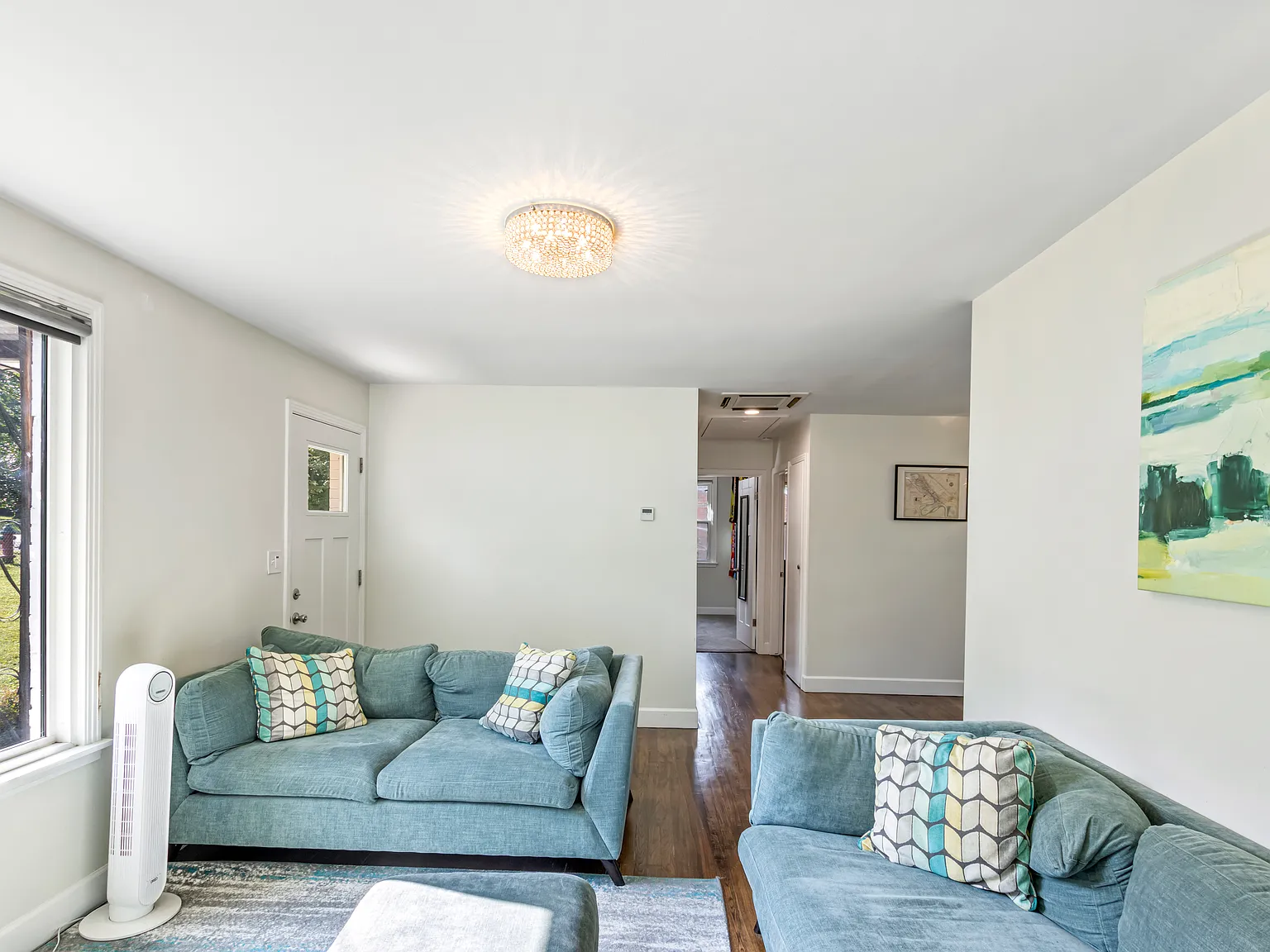 3 bed, 975 sqft, $2,550 — Photo 2