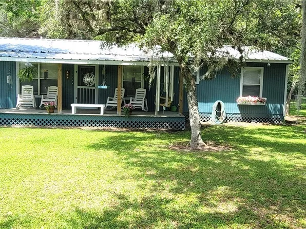 324 Wooldridge Rd, Seadrift, TX 77983
